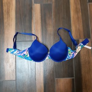PINK Victoria's Secret Other - 3/$20 PINK VS Lightly Lined T-shirt Bra PINK Victoria's Secret Other - 3/$20 PINK VS Lightly Lined T-shirt Bra